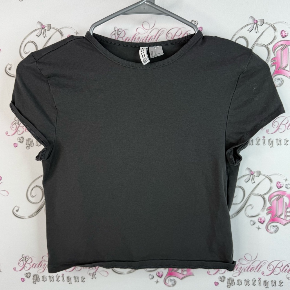 Divided T-shirt grey Black Crewneck Cropped Tee stretchy crop
